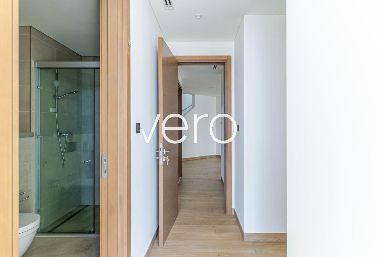 Penthouse | High Floor | Vacant Unit photo 10