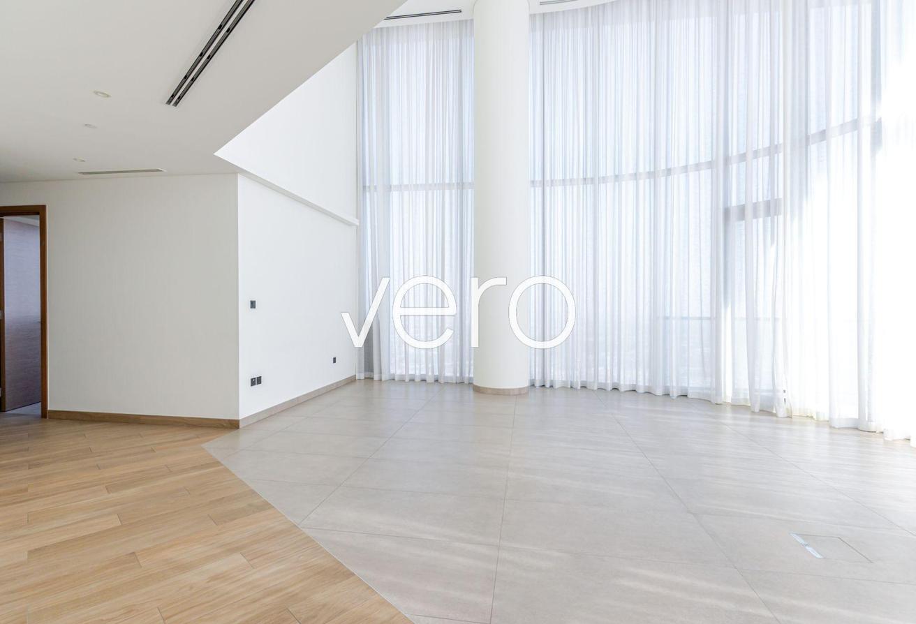 Penthouse | High Floor | Vacant Unit photo 3