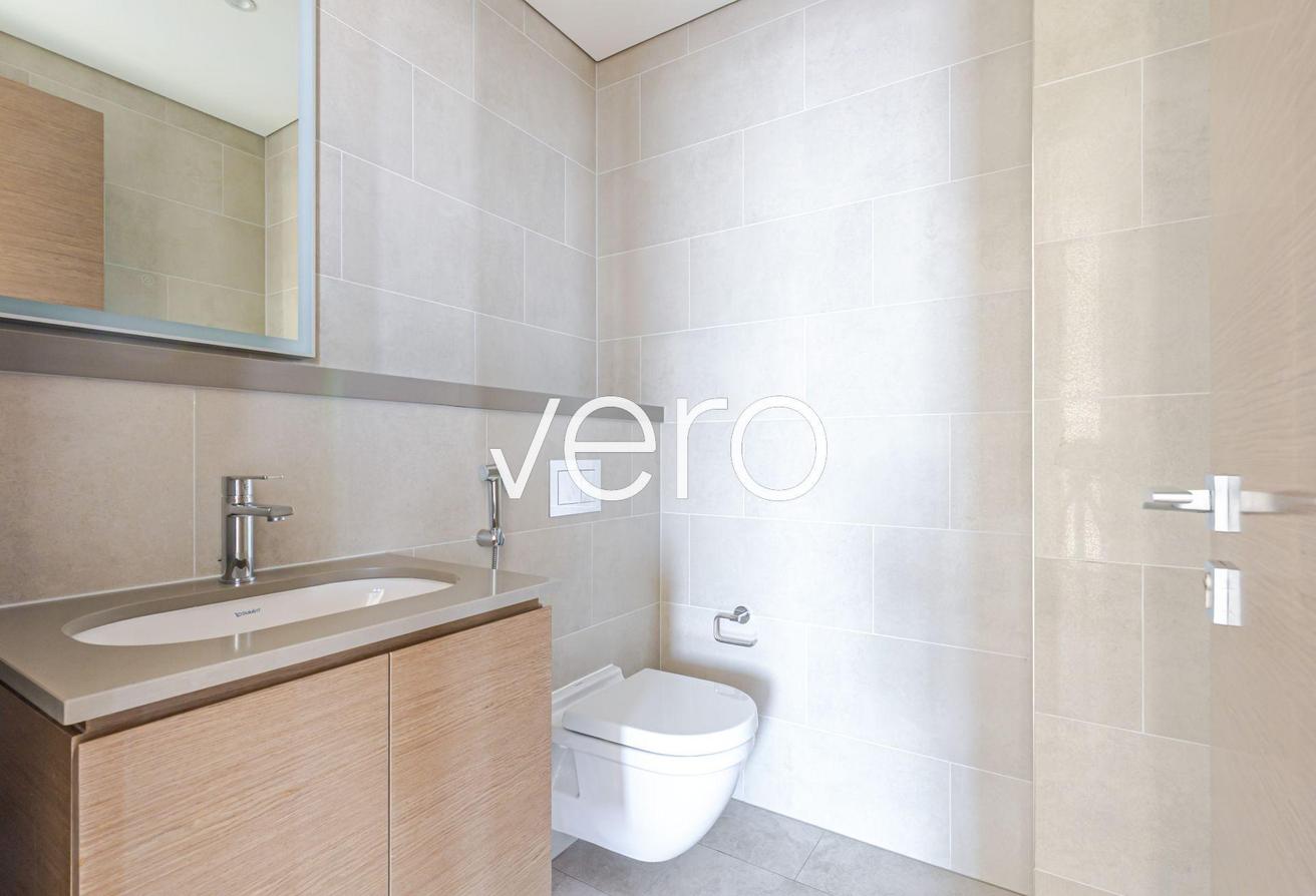 Penthouse | High Floor | Vacant Unit photo 24