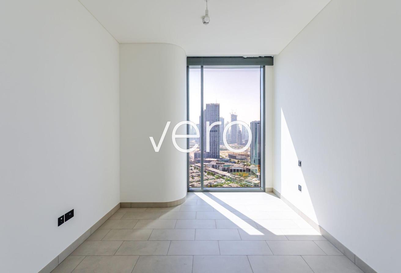 Penthouse | High Floor | Vacant Unit photo 17