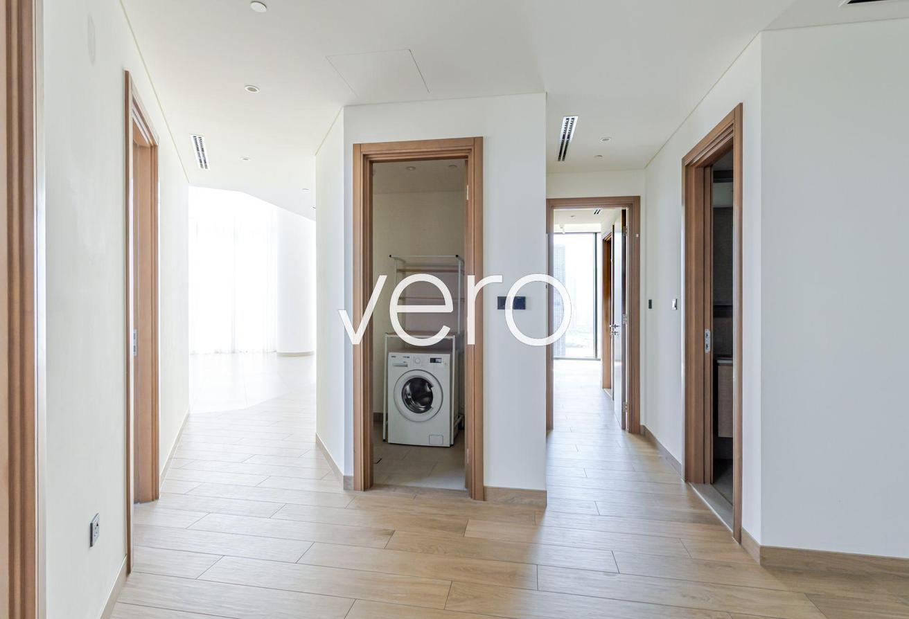Penthouse | High Floor | Vacant Unit photo 6