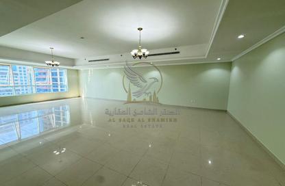 Apartment - 4 Bedrooms - 5 Bathrooms for rent in Al Khan Corniche - Al Khan - Sharjah