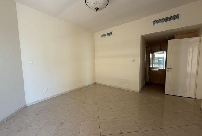 80282012 - Property Image 2