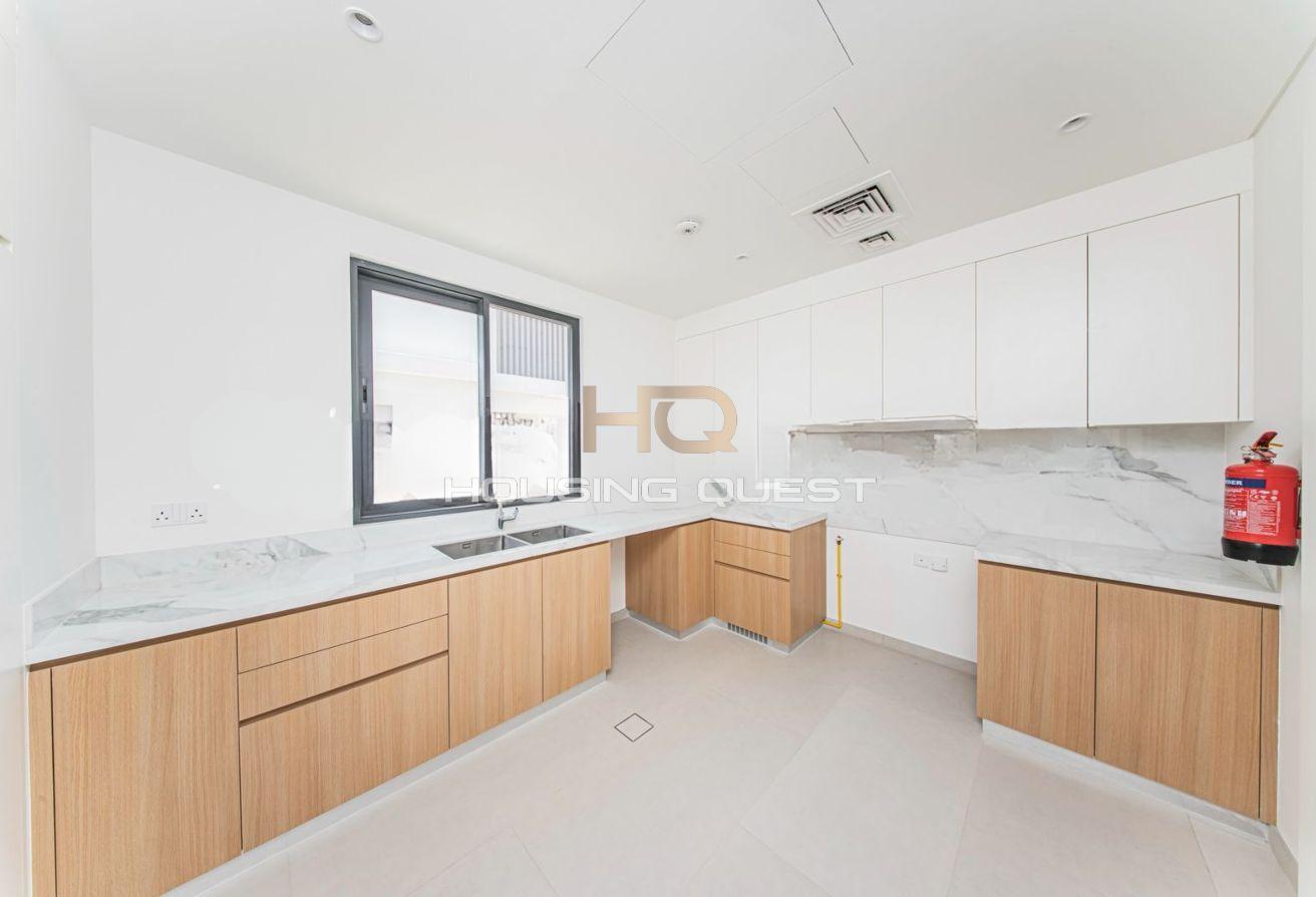 4 Bed+Maid | Corner Unit | Prime Location photo 4