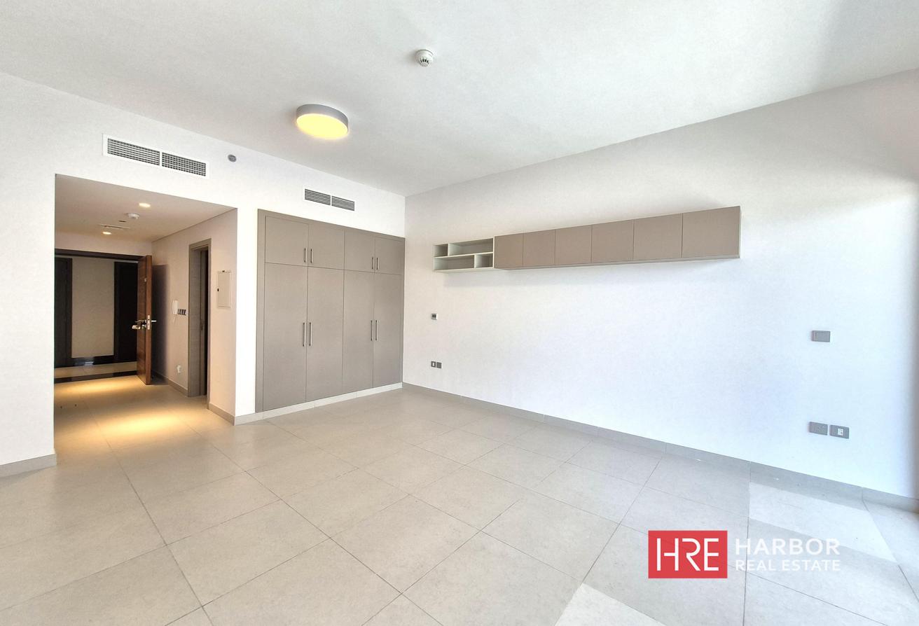 Spacious Studio | Private Balcony | Move-in Ready photo 3