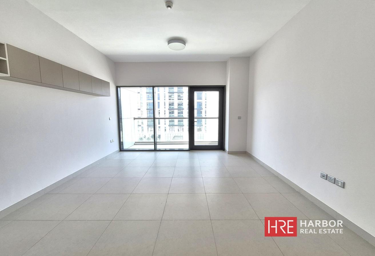 Spacious Studio | Private Balcony | Move-in Ready photo 7