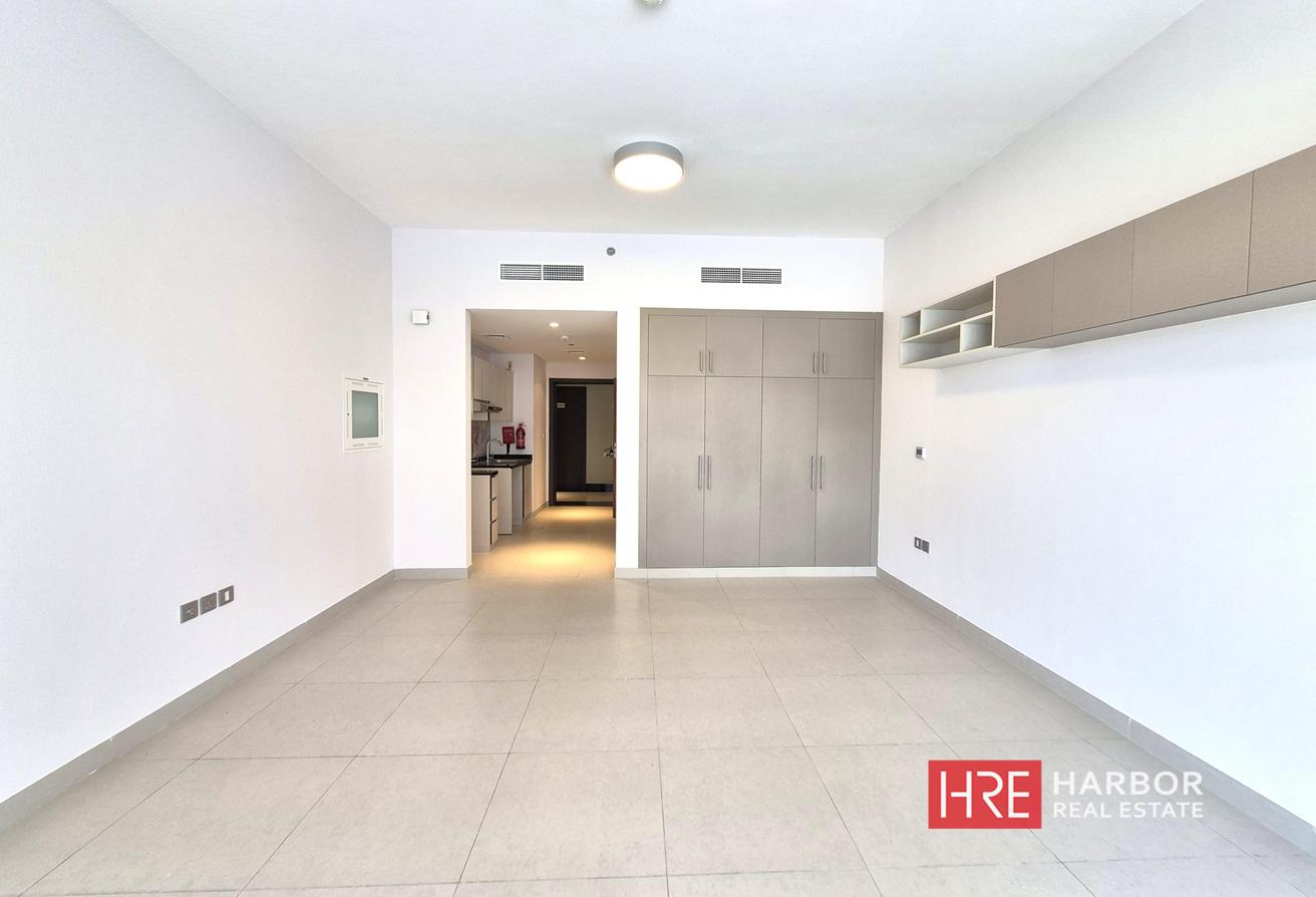 Spacious Studio | Private Balcony | Move-in Ready photo 6