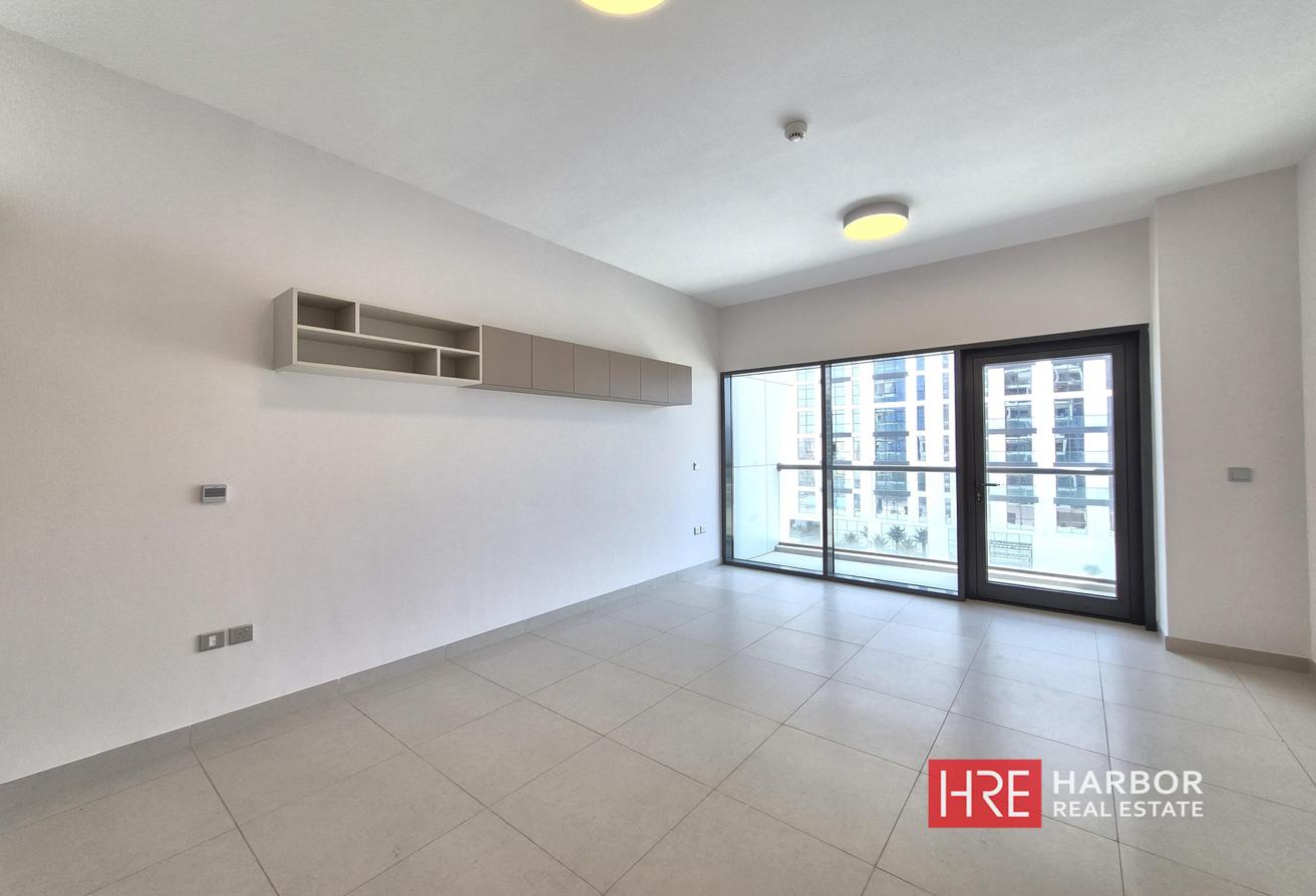 Spacious Studio | Private Balcony | Move-in Ready photo 5