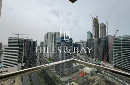 شقة - 2 غرف نوم - 3 حمامات للايجار في برج كورال - الخليج التجاري - دبي