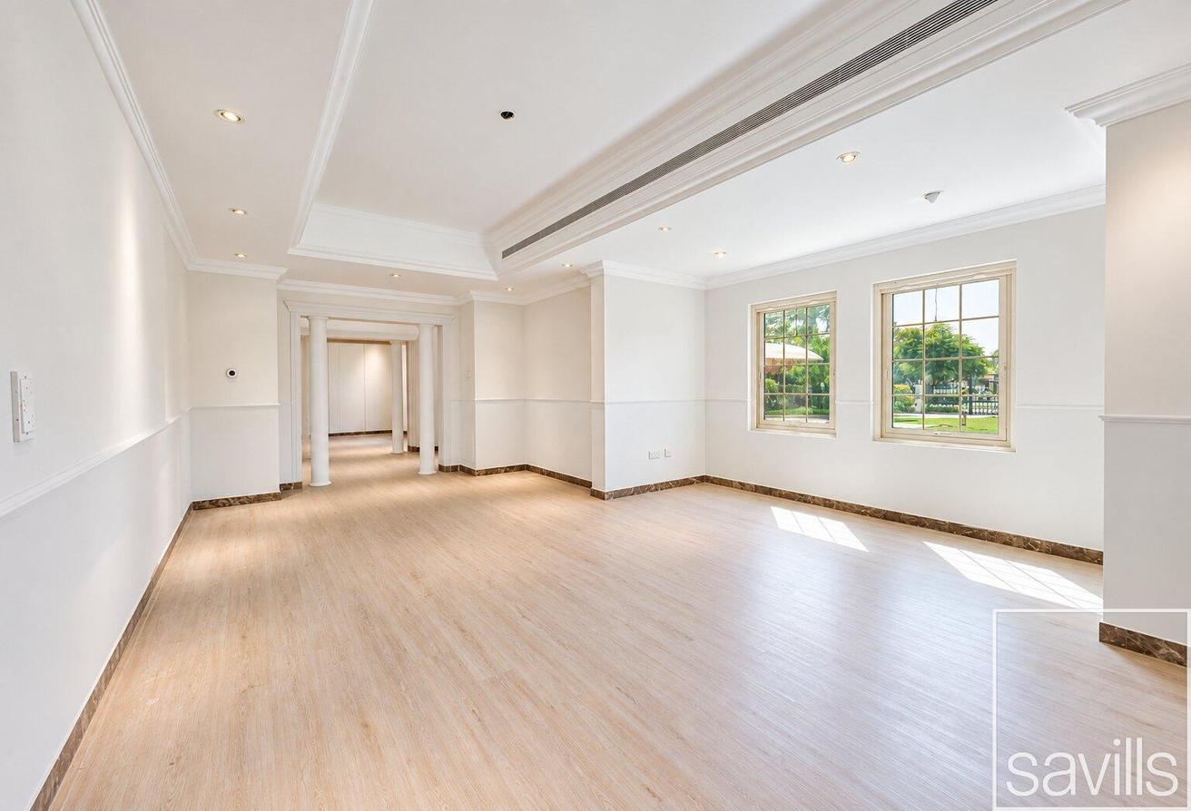 Spacious Family Home | Large Plot | Private Pool photo 8
