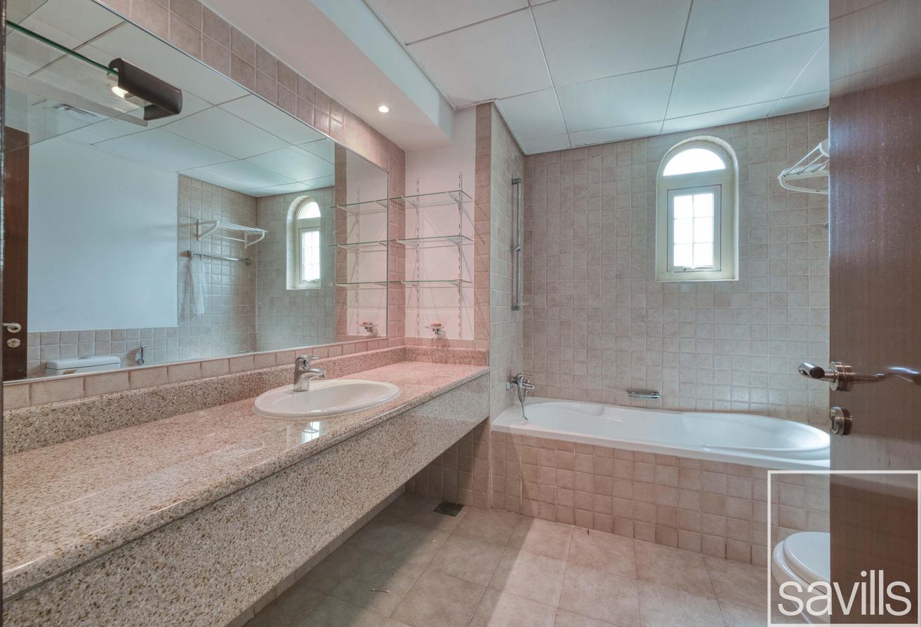 Spacious Family Home | Large Plot | Private Pool photo 13