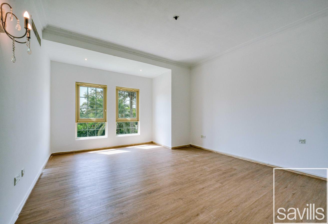 Spacious Family Home | Large Plot | Private Pool photo 14