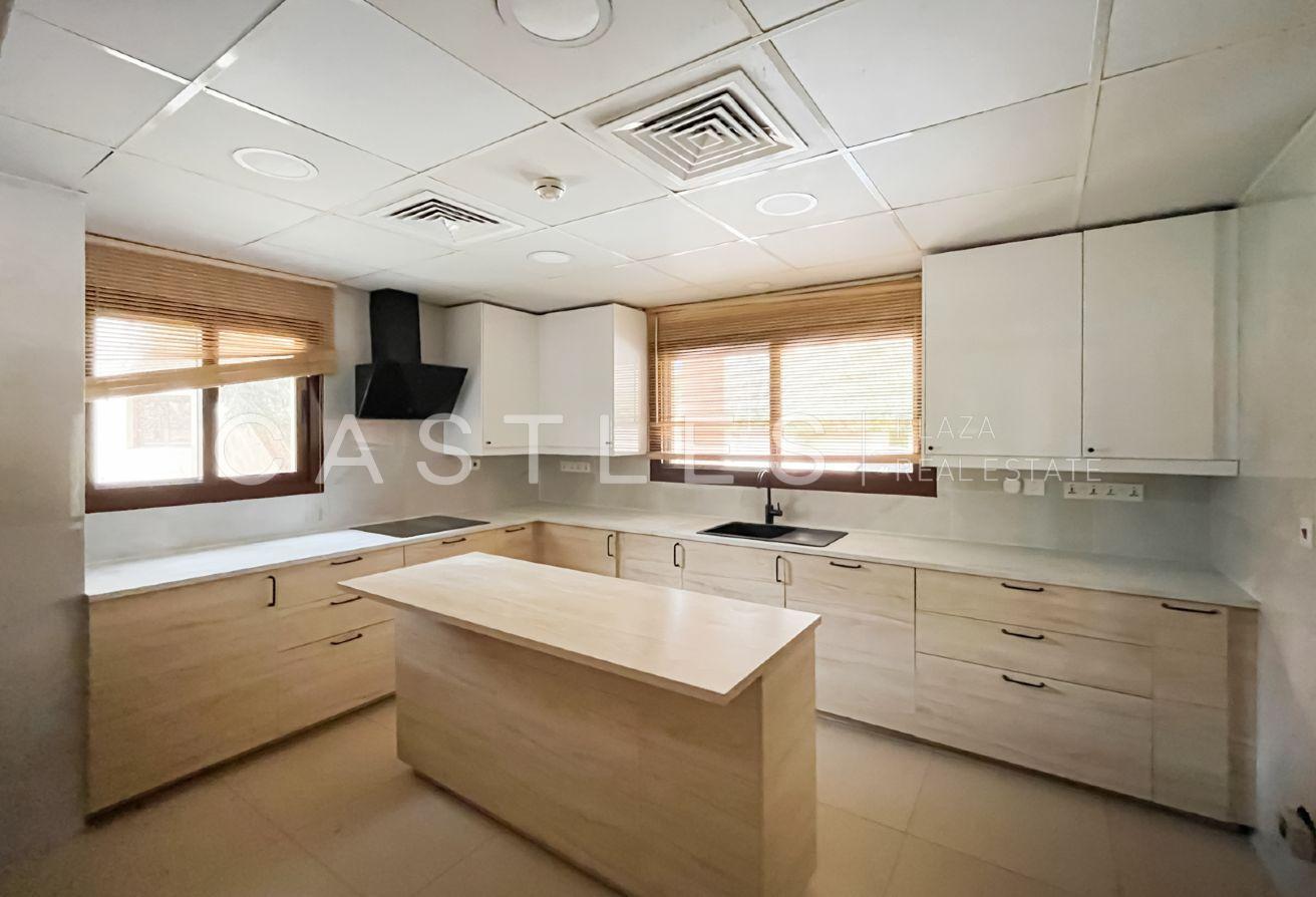 Lake View | Partially Upgraded | For Rent photo 8