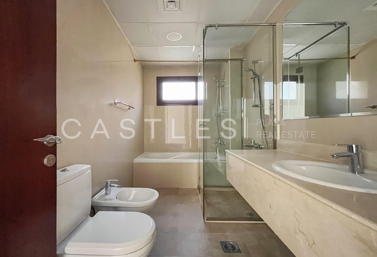 Lake View | Partially Upgraded | For Rent photo 16