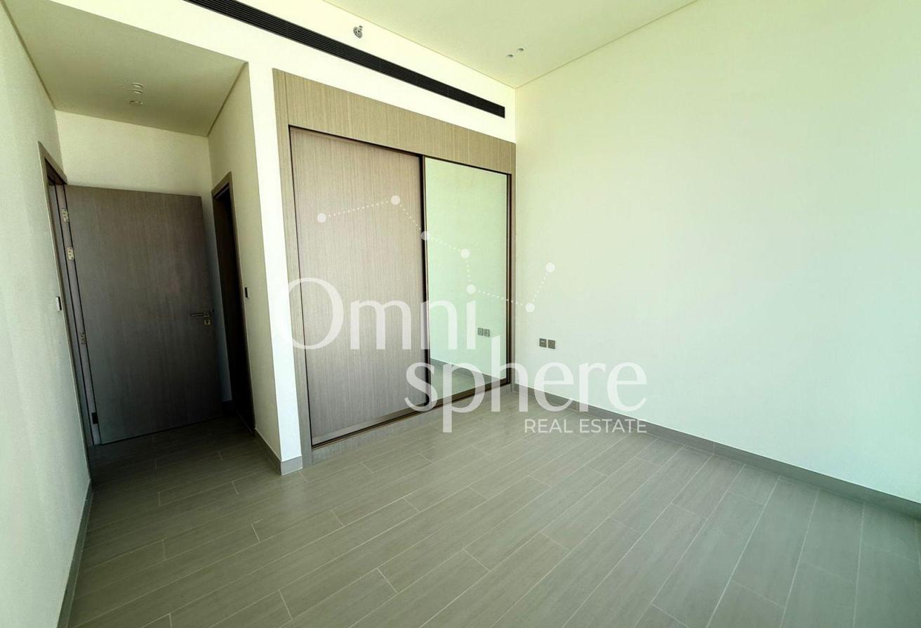 Open View | Highest Floor | Multiple Cheques photo 3