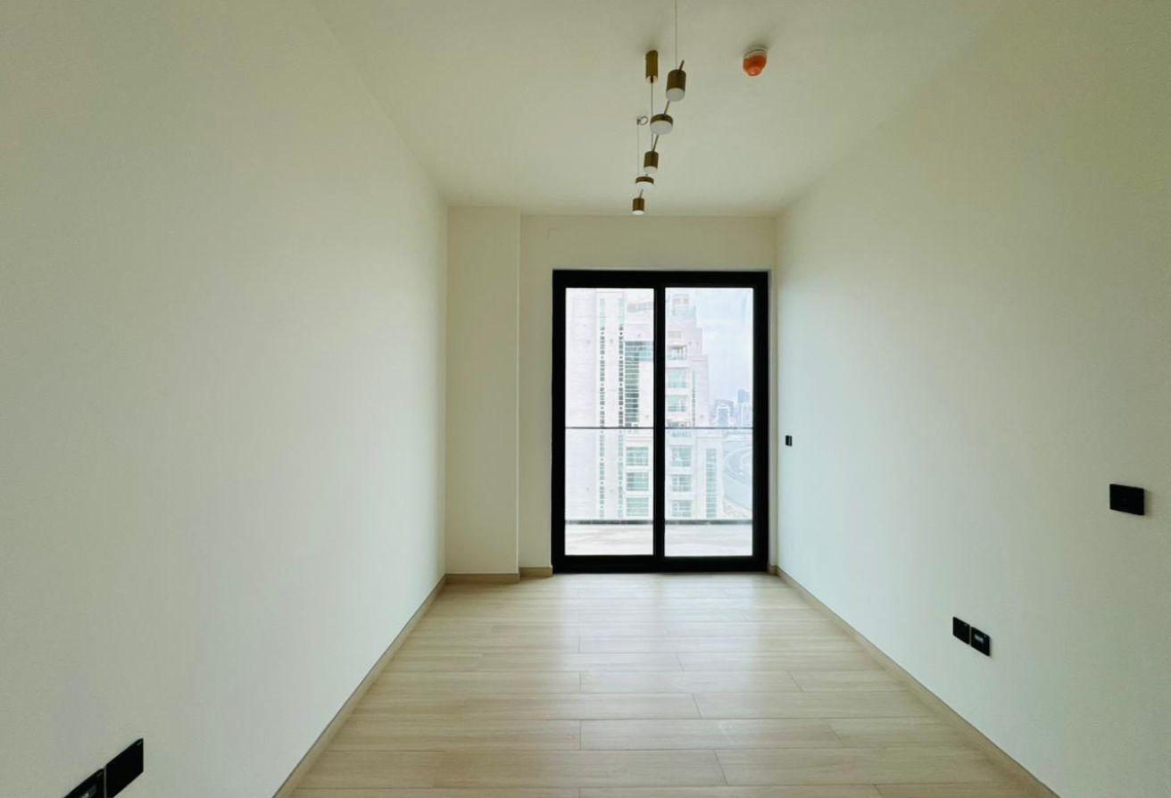 Mid Floor Bespoke Open View Brand New Pool View photo 8