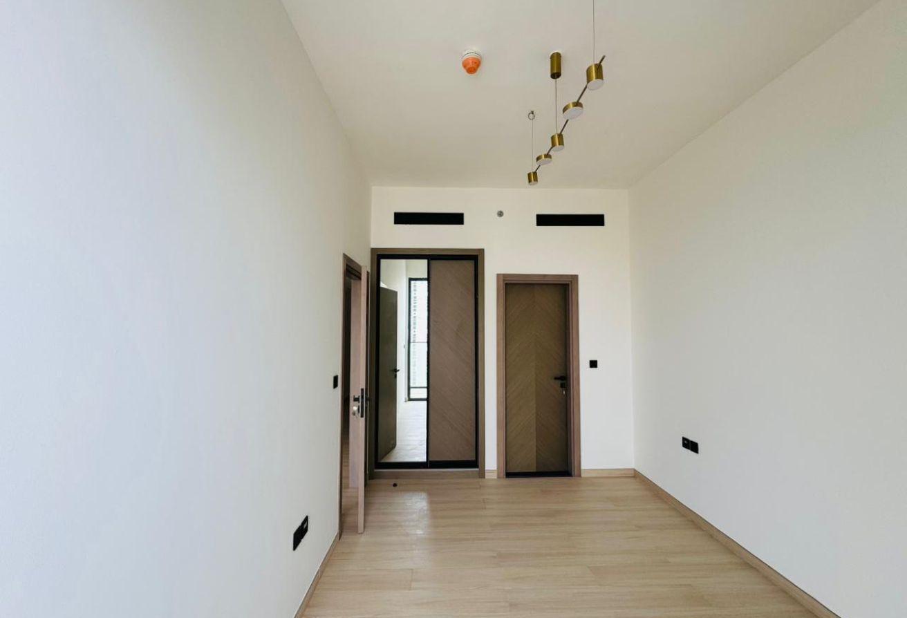 Mid Floor Bespoke Open View Brand New Pool View photo 9