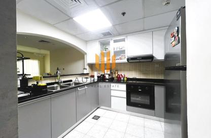 Apartment - 2 Bedrooms - 4 Bathrooms for rent in Lake Point Tower - JLT Cluster N - Jumeirah Lake Towers - Dubai
