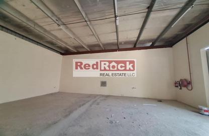 Warehouse - Studio - 2 Bathrooms for rent in Al Sajaa Industrial - Al Sajaa - Sharjah