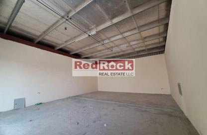 Warehouse - Studio - 2 Bathrooms for rent in Al Sajaa Industrial - Al Sajaa - Sharjah