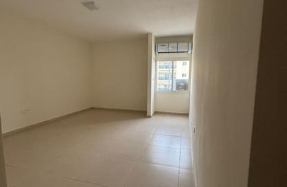 Apartment - 3 - 3 for rent in Ali Mousa Tower 1 - Al Majaz 2 - Al Majaz - Sharjah