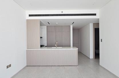 Apartment - 2 - 2 for rent in Binghatti Ivory - Dubai Healthcare City 2 - Al Jaddaf - Dubai
