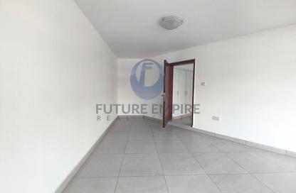 Apartment - 3 Bedrooms - 3 Bathrooms for rent in Zabeel Building - Al Karama - Dubai Apartment - 3 Bedrooms - 3 Bathrooms for rent in Zabeel Building - Al Karama - Dubai