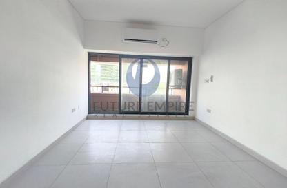 Apartment - 3 Bedrooms - 3 Bathrooms for rent in Zabeel Building - Al Karama - Dubai