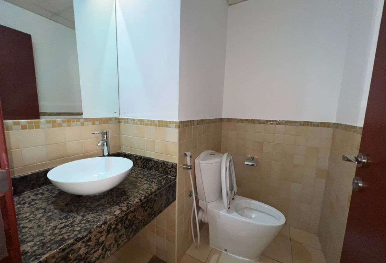 Fully Seaview - High Floor- Vacant- Spacious Unit — image 18