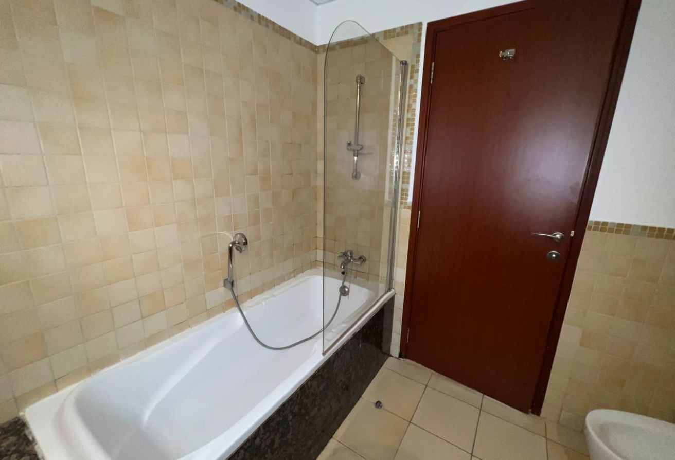 Fully Seaview - High Floor- Vacant- Spacious Unit — image 12