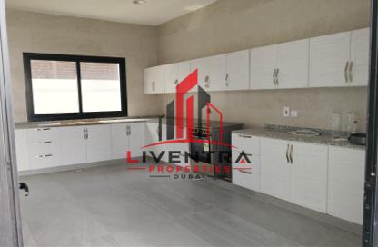 Villa - 4 - 6 for rent in Al Aweer - Dubai