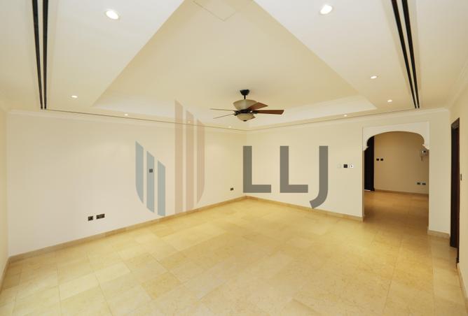 68683704 - Property Image 2