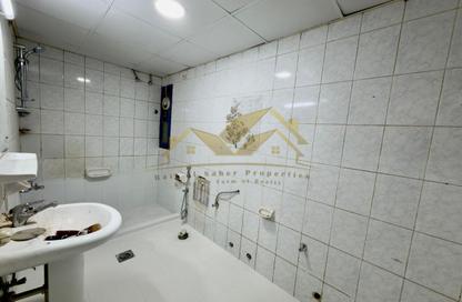 Apartment - 3 Bedrooms - 3 Bathrooms for rent in Umm Hurair 1 - Umm Hurair - Dubai