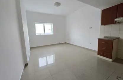 Apartment - 1 Bathroom for rent in Al Khan Corniche - Al Khan - Sharjah