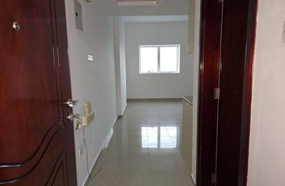 Apartment - Studio - 1 Bathroom for rent in Al Khan Corniche - Al Khan - Sharjah