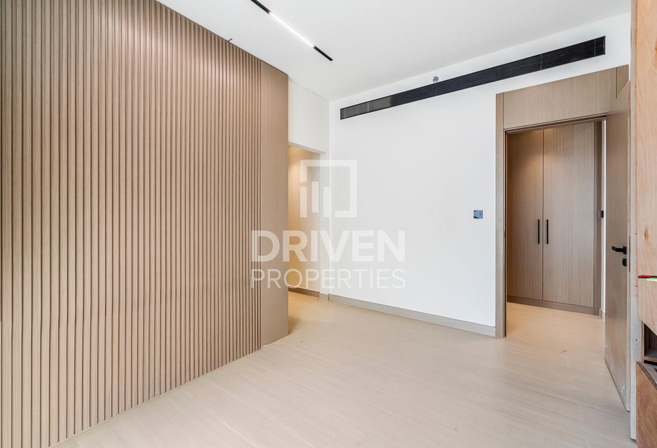 Furnished | Large Layout with Study Room | Vacant photo 4