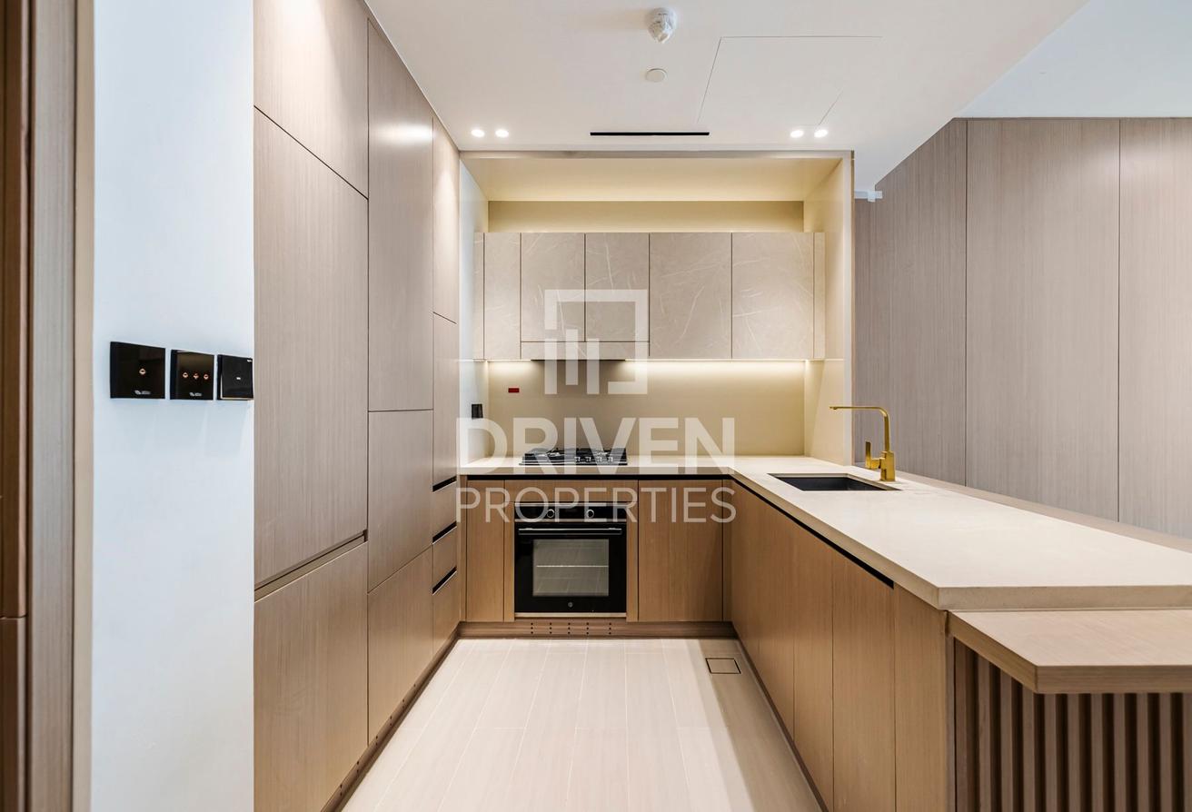 Furnished | Large Layout with Study Room | Vacant photo 5