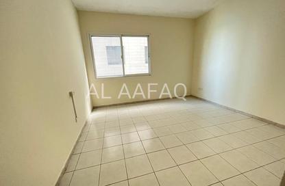 Apartment - 3 - 4 for rent in Al Majaz 2 - Al Majaz - Sharjah