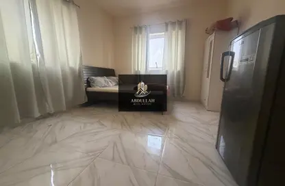 شقة - 1 حمام للايجار في مجمع مويلح - تجارية مويلح - الشارقة شقة - 1 حمام للايجار في مجمع مويلح - تجارية مويلح - الشارقة