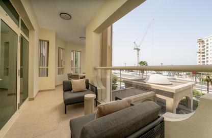 Apartment - 2 Bedrooms - 3 Bathrooms for rent in Al Tamr - Shoreline Apartments - Palm Jumeirah - Dubai