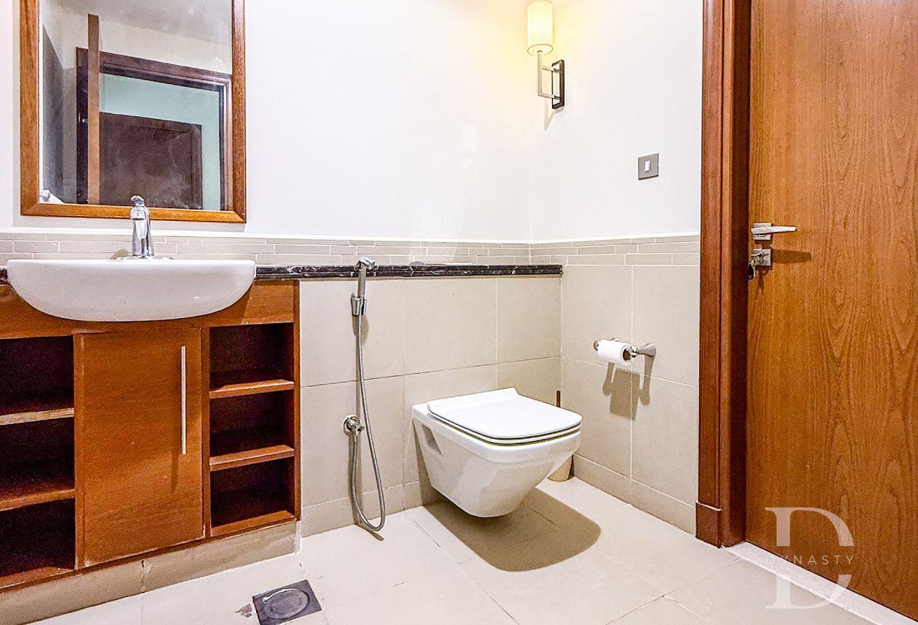 Vacant NOV|Quiet Location|Exceptional Condition photo 14