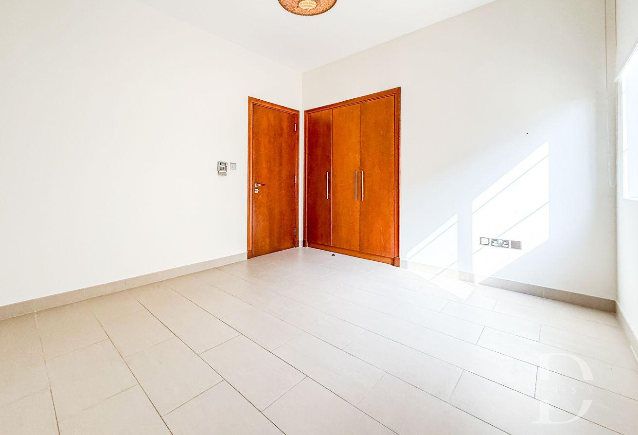 Vacant NOV|Quiet Location|Exceptional Condition photo 10