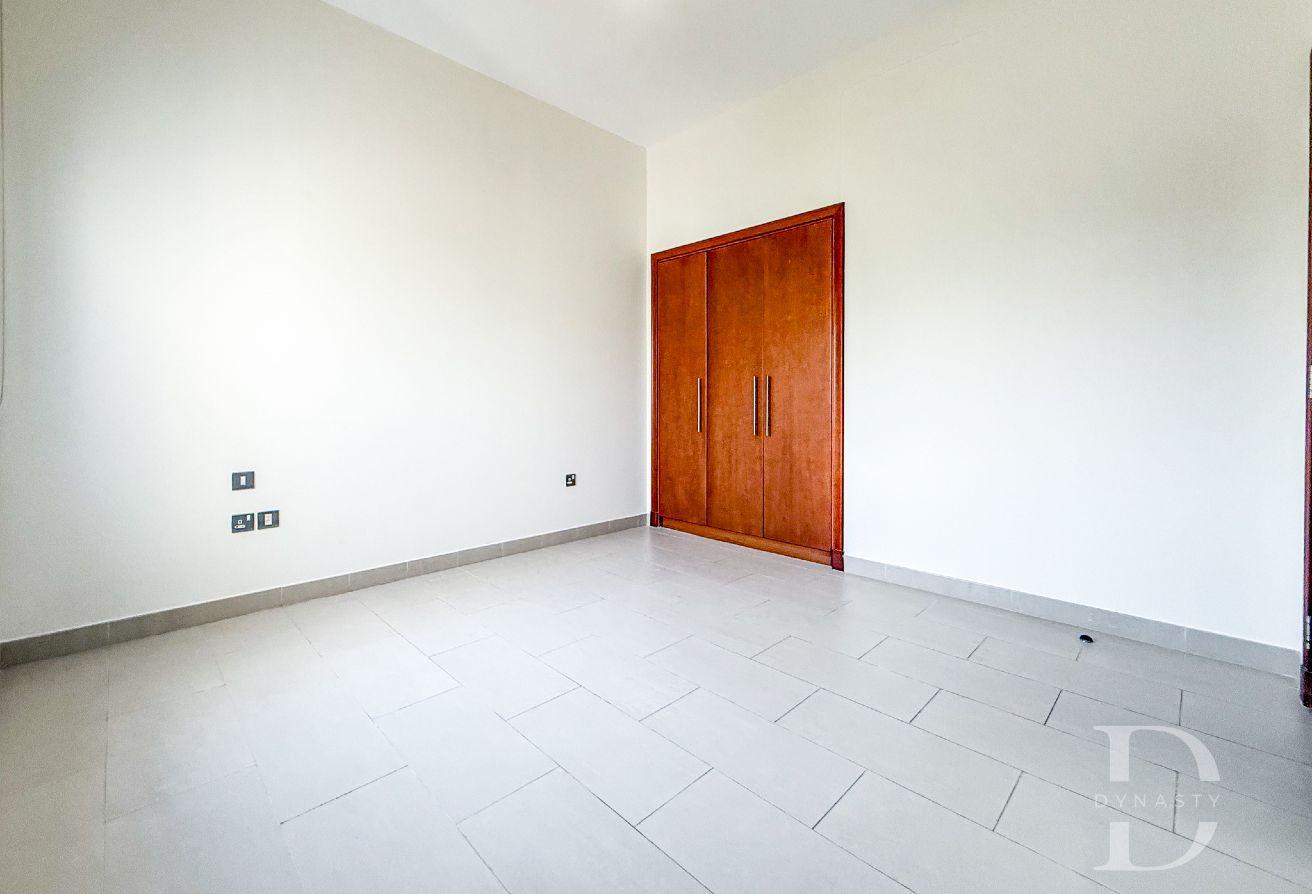 Vacant NOV|Quiet Location|Exceptional Condition photo 12