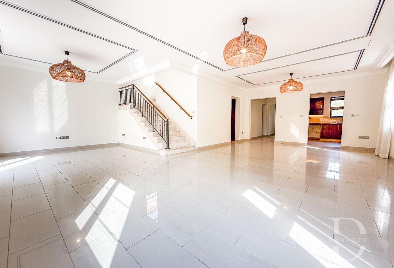 Vacant NOV|Quiet Location|Exceptional Condition photo 6