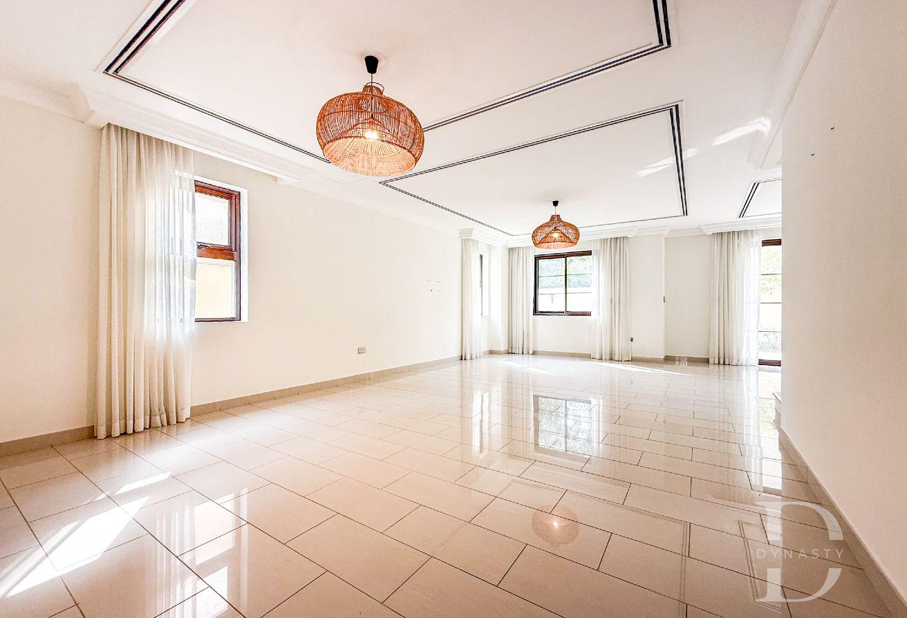 Vacant NOV|Quiet Location|Exceptional Condition photo 4