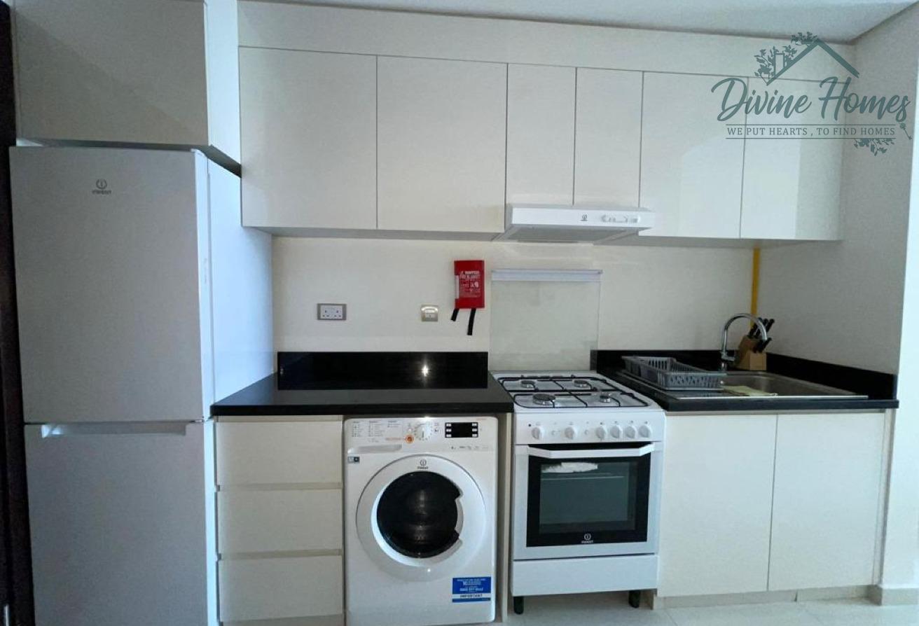 SINGLE CHEQUE | UPGRADED UNIT | FURNISHED photo 3