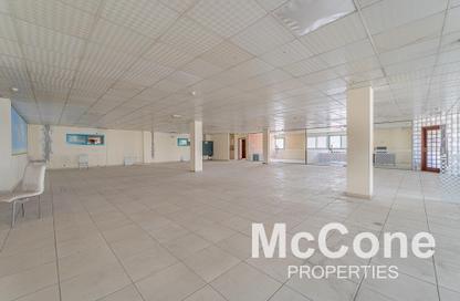 Warehouse - Studio - 5 Bathrooms for rent in Al Quoz Industrial Area 4 - Al Quoz Industrial Area - Al Quoz - Dubai