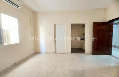 Apartment - Studio - 1 for rent in Al Nabaa Building - Al Naba'ah - Al Sharq - Sharjah Apartment - Studio - 1 for rent in Al Nabaa Building - Al Naba'ah - Al Sharq - Sharjah