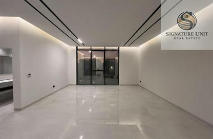 Villa - 4 Bedrooms - 7 Bathrooms for rent in Al Aweer 1 - Al Aweer - Dubai Villa - 4 Bedrooms - 7 Bathrooms for rent in Al Aweer 1 - Al Aweer - Dubai