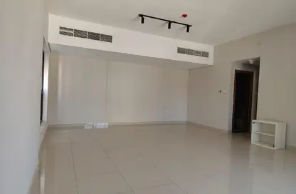 Apartment - 3 Bedrooms - 3 Bathrooms for rent in Gulfa Towers - Al Rashidiya 1 - Al Rashidiya - Ajman